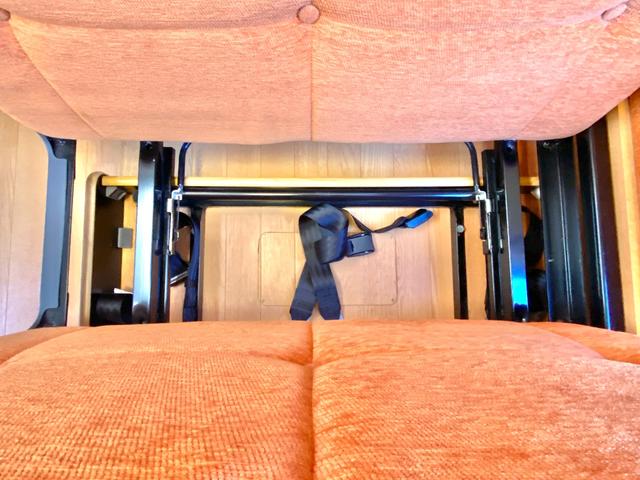 タウンエーストラック 　バンショップミカミ　Ｄテントむし　ポップアップルーフ　６名乗車　ＦＦヒーター　１２Ｖ電子レンジ　冷蔵庫　サイドオーニング　走行充電　外部充電　ギャレー　１０Ｌ給排水ポリタンク　ＥＴＣ　ナビ（60枚目）