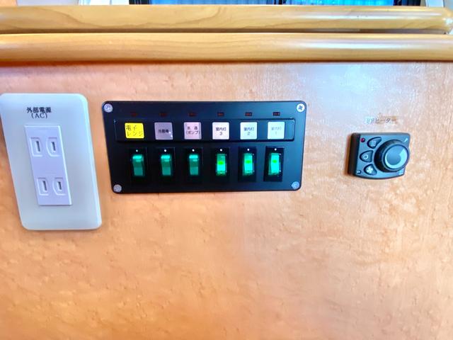 タウンエーストラック 　バンショップミカミ　Ｄテントむし　ポップアップルーフ　６名乗車　ＦＦヒーター　１２Ｖ電子レンジ　冷蔵庫　サイドオーニング　走行充電　外部充電　ギャレー　１０Ｌ給排水ポリタンク　ＥＴＣ　ナビ（66枚目）