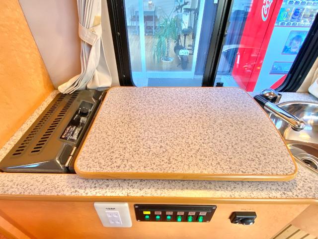 タウンエーストラック 　バンショップミカミ　Ｄテントむし　ポップアップルーフ　６名乗車　ＦＦヒーター　１２Ｖ電子レンジ　冷蔵庫　サイドオーニング　走行充電　外部充電　ギャレー　１０Ｌ給排水ポリタンク　ＥＴＣ　ナビ（67枚目）