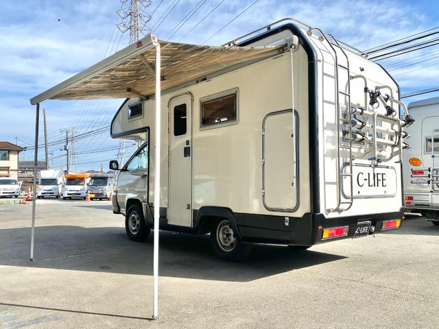 タウンエーストラック 　バンテック　アトム４０５　７名乗車　レンタアップ　ＦＦヒーター　ツインサブ　１５００Ｗインバータ　ルーフベント　サイドオーニング　サイクルキャリア　冷蔵庫　電子レンジ　マルチルーム　外部充電　走行充電（23枚目）