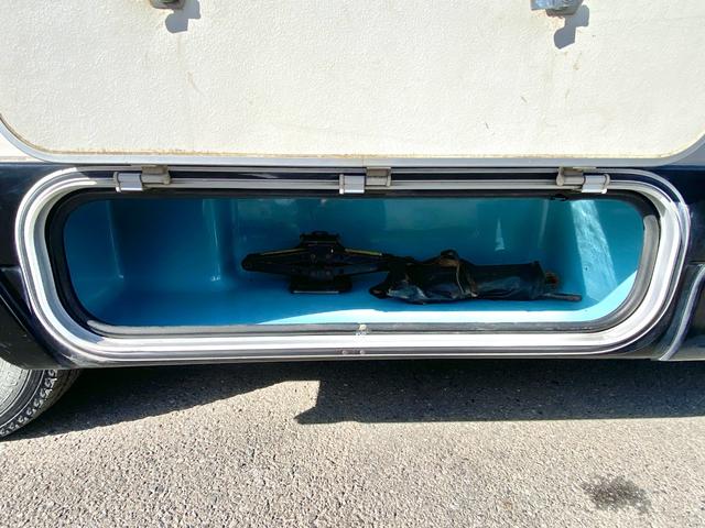 タウンエーストラック 　バンテック　アトム４０５　７名乗車　レンタアップ　ＦＦヒーター　ツインサブ　１５００Ｗインバータ　ルーフベント　サイドオーニング　サイクルキャリア　冷蔵庫　電子レンジ　マルチルーム　外部充電　走行充電（26枚目）