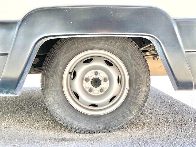 タウンエーストラック 　バンテック　アトム４０５　７名乗車　レンタアップ　ＦＦヒーター　ツインサブ　１５００Ｗインバータ　ルーフベント　サイドオーニング　サイクルキャリア　冷蔵庫　電子レンジ　マルチルーム　外部充電　走行充電（40枚目）