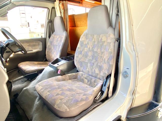 タウンエーストラック 　バンテック　アトム４０５　７名乗車　レンタアップ　ＦＦヒーター　ツインサブ　１５００Ｗインバータ　ルーフベント　サイドオーニング　サイクルキャリア　冷蔵庫　電子レンジ　マルチルーム　外部充電　走行充電（44枚目）