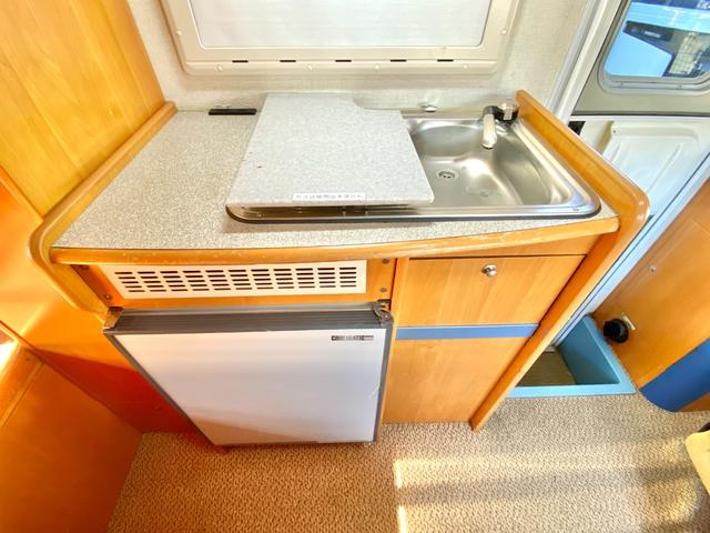 タウンエーストラック 　バンテック　アトム４０５　７名乗車　レンタアップ　ＦＦヒーター　ツインサブ　１５００Ｗインバータ　ルーフベント　サイドオーニング　サイクルキャリア　冷蔵庫　電子レンジ　マルチルーム　外部充電　走行充電（67枚目）