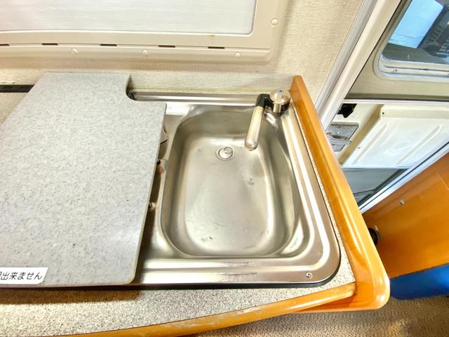 タウンエーストラック 　バンテック　アトム４０５　７名乗車　レンタアップ　ＦＦヒーター　ツインサブ　１５００Ｗインバータ　ルーフベント　サイドオーニング　サイクルキャリア　冷蔵庫　電子レンジ　マルチルーム　外部充電　走行充電（68枚目）