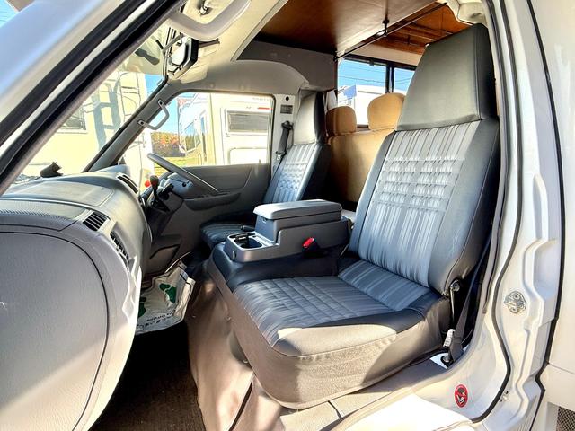 ボンゴトラック 　ＡｔｏＺ　アミティ　ポルト　ウィンドウエアコン　ソーラーパネル　オートライト社外品　テレビ　１２Ｖ冷蔵庫　マックスファン　キッチン　シンク　２０００Ｗインバーター　走行充電　ＥＴＣ２．０（31枚目）