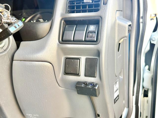 ボンゴトラック 　ＡｔｏＺ　アミティ　ポルト　ウィンドウエアコン　ソーラーパネル　オートライト社外品　テレビ　１２Ｖ冷蔵庫　マックスファン　キッチン　シンク　２０００Ｗインバーター　走行充電　ＥＴＣ２．０（35枚目）