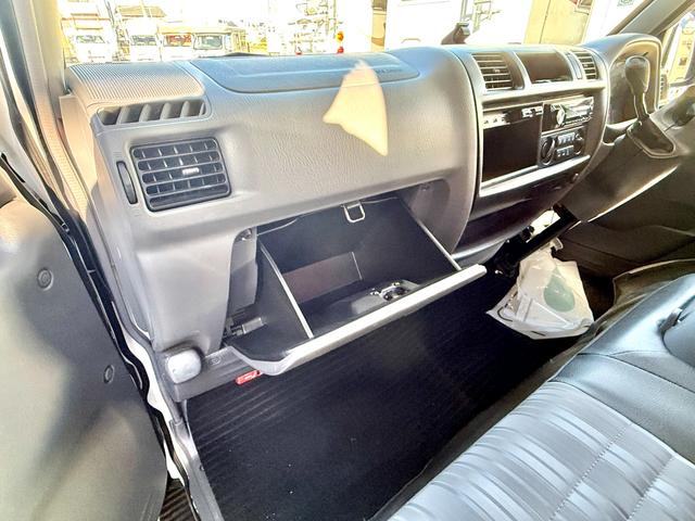 ボンゴトラック 　ＡｔｏＺ　アミティ　ポルト　ウィンドウエアコン　ソーラーパネル　オートライト社外品　テレビ　１２Ｖ冷蔵庫　マックスファン　キッチン　シンク　２０００Ｗインバーター　走行充電　ＥＴＣ２．０（41枚目）