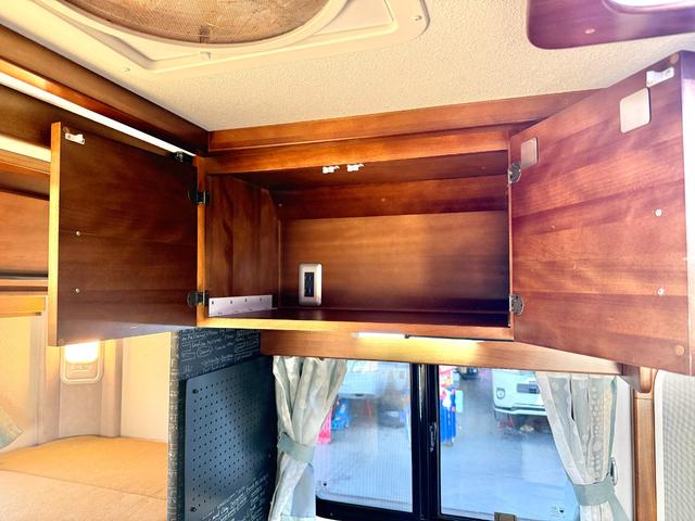 ボンゴトラック 　ＡｔｏＺ　アミティ　ポルト　ウィンドウエアコン　ソーラーパネル　オートライト社外品　テレビ　１２Ｖ冷蔵庫　マックスファン　キッチン　シンク　２０００Ｗインバーター　走行充電　ＥＴＣ２．０（54枚目）