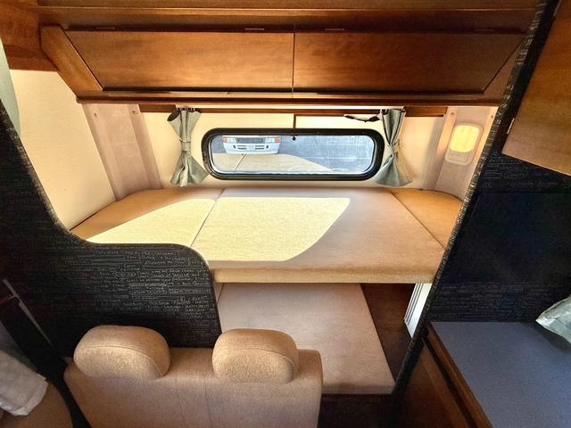 ボンゴトラック 　ＡｔｏＺ　アミティ　ポルト　ウィンドウエアコン　ソーラーパネル　オートライト社外品　テレビ　１２Ｖ冷蔵庫　マックスファン　キッチン　シンク　２０００Ｗインバーター　走行充電　ＥＴＣ２．０（55枚目）