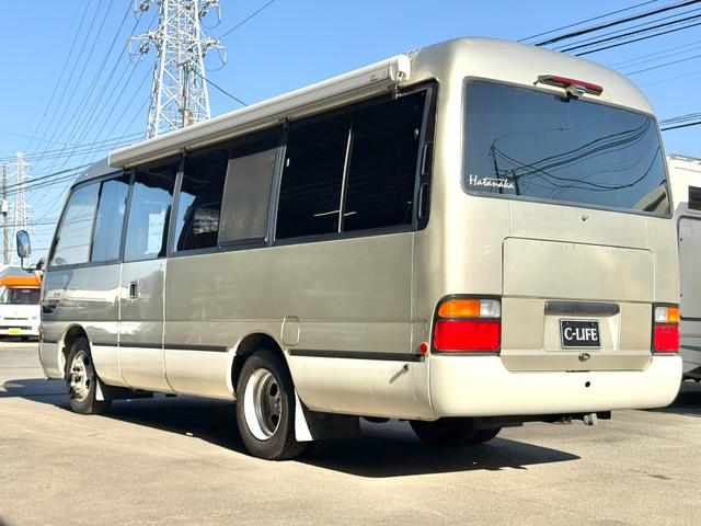 コースター 　キャンピングカーハタナカ製　オリジナルキャンパー　１０名乗車　ＮＯｘ・ＰＭ適合車　バスコン　リチウムイオンバッテリー　サイドオーニング　３０００Ｗインバーター　電子レンジ　テレビ　１２Ｖ冷蔵庫（19枚目）