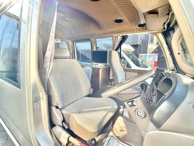 コースター 　キャンピングカーハタナカ製　オリジナルキャンパー　１０名乗車　ＮＯｘ・ＰＭ適合車　バスコン　リチウムイオンバッテリー　サイドオーニング　３０００Ｗインバーター　電子レンジ　テレビ　１２Ｖ冷蔵庫（28枚目）