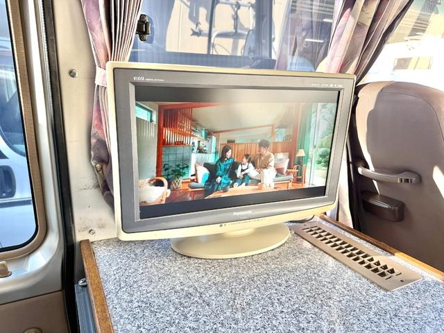 コースター 　キャンピングカーハタナカ製　オリジナルキャンパー　１０名乗車　ＮＯｘ・ＰＭ適合車　バスコン　リチウムイオンバッテリー　サイドオーニング　３０００Ｗインバーター　電子レンジ　テレビ　１２Ｖ冷蔵庫（45枚目）