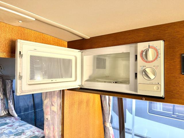 コースター 　キャンピングカーハタナカ製　オリジナルキャンパー　１０名乗車　ＮＯｘ・ＰＭ適合車　バスコン　リチウムイオンバッテリー　サイドオーニング　３０００Ｗインバーター　電子レンジ　テレビ　１２Ｖ冷蔵庫（50枚目）