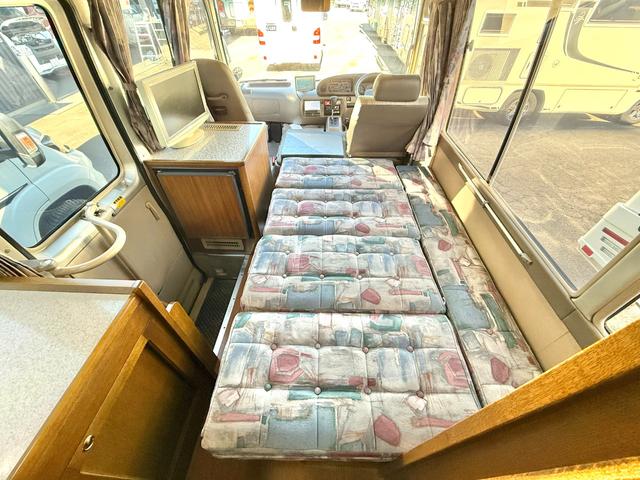 コースター 　キャンピングカーハタナカ製　オリジナルキャンパー　１０名乗車　ＮＯｘ・ＰＭ適合車　バスコン　リチウムイオンバッテリー　サイドオーニング　３０００Ｗインバーター　電子レンジ　テレビ　１２Ｖ冷蔵庫（63枚目）