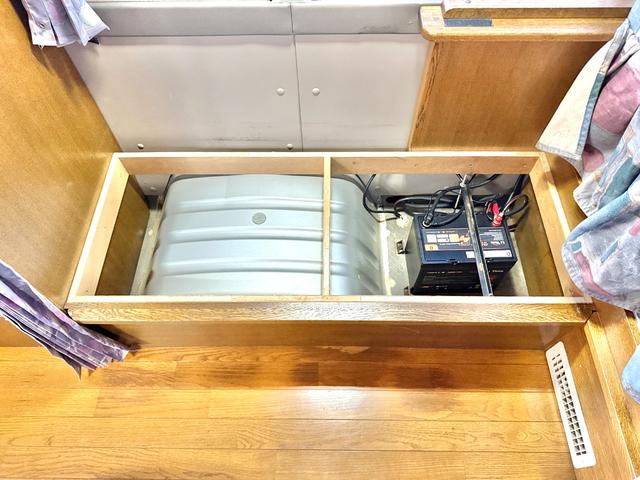 コースター 　キャンピングカーハタナカ製　オリジナルキャンパー　１０名乗車　ＮＯｘ・ＰＭ適合車　バスコン　リチウムイオンバッテリー　サイドオーニング　３０００Ｗインバーター　電子レンジ　テレビ　１２Ｖ冷蔵庫（65枚目）