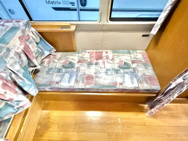 コースター 　キャンピングカーハタナカ製　オリジナルキャンパー　１０名乗車　ＮＯｘ・ＰＭ適合車　バスコン　リチウムイオンバッテリー　サイドオーニング　３０００Ｗインバーター　電子レンジ　テレビ　１２Ｖ冷蔵庫（66枚目）