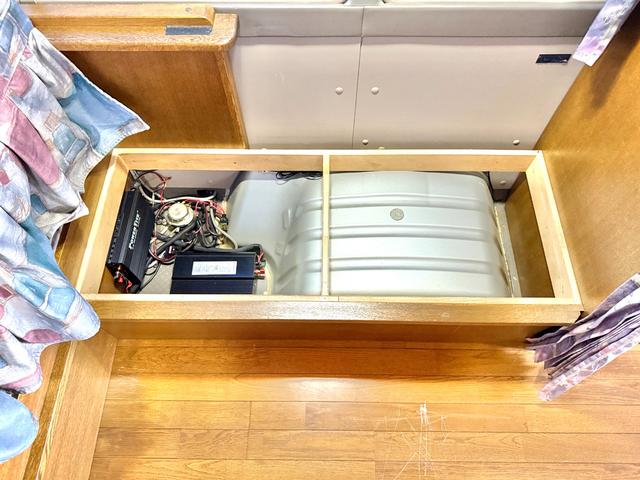 コースター 　キャンピングカーハタナカ製　オリジナルキャンパー　１０名乗車　ＮＯｘ・ＰＭ適合車　バスコン　リチウムイオンバッテリー　サイドオーニング　３０００Ｗインバーター　電子レンジ　テレビ　１２Ｖ冷蔵庫（67枚目）