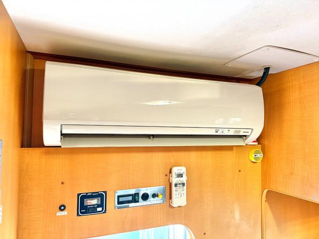 カムロード キャンピングワークス オルビス ユーロ ディーゼル レンタアップ車 タイベル交換済 家庭用エアコン FFヒータ- リアヒーター トリプルサブバッテリー サイドオーニング マルチルーム 電子レンジ(4枚目)