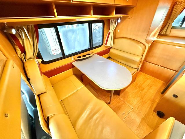 カムロード キャンピングワークス オルビス ユーロ ディーゼル レンタアップ車 タイベル交換済 家庭用エアコン FFヒータ- リアヒーター トリプルサブバッテリー サイドオーニング マルチルーム 電子レンジ(10枚目)