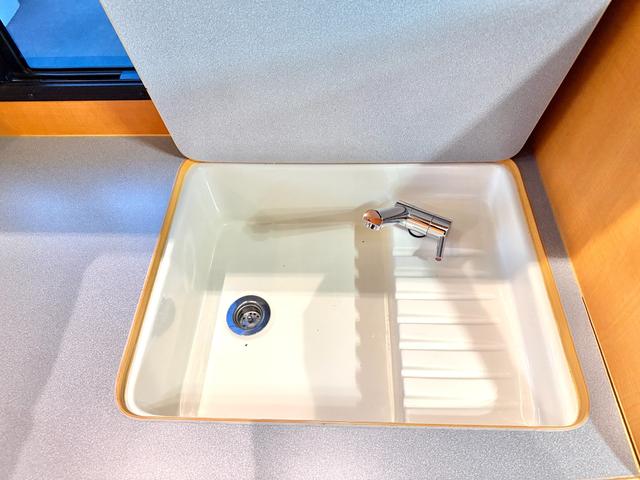 カムロード キャンピングワークス オルビス ユーロ ディーゼル レンタアップ車 タイベル交換済 家庭用エアコン FFヒータ- リアヒーター トリプルサブバッテリー サイドオーニング マルチルーム 電子レンジ(13枚目)