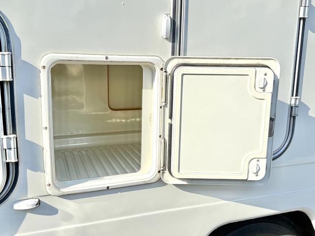 カムロード キャンピングワークス オルビス ユーロ ディーゼル レンタアップ車 タイベル交換済 家庭用エアコン FFヒータ- リアヒーター トリプルサブバッテリー サイドオーニング マルチルーム 電子レンジ(25枚目)