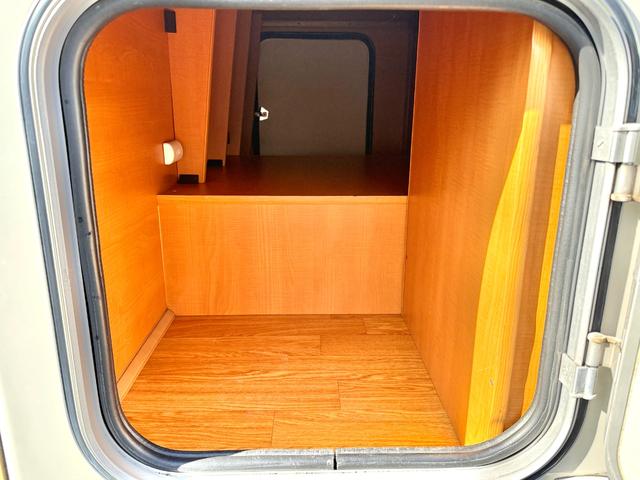 カムロード キャンピングワークス オルビス ユーロ ディーゼル レンタアップ車 タイベル交換済 家庭用エアコン FFヒータ- リアヒーター トリプルサブバッテリー サイドオーニング マルチルーム 電子レンジ(27枚目)