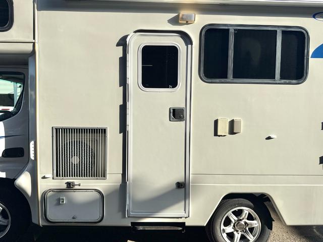カムロード キャンピングワークス オルビス ユーロ ディーゼル レンタアップ車 タイベル交換済 家庭用エアコン FFヒータ- リアヒーター トリプルサブバッテリー サイドオーニング マルチルーム 電子レンジ(54枚目)
