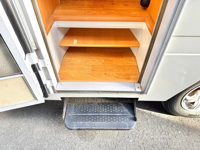 カムロード キャンピングワークス オルビス ユーロ ディーゼル レンタアップ車 タイベル交換済 家庭用エアコン FFヒータ- リアヒーター トリプルサブバッテリー サイドオーニング マルチルーム 電子レンジ(56枚目)