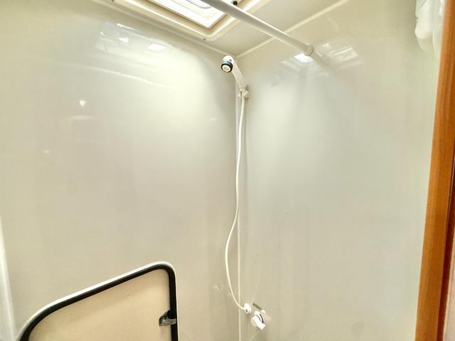 カムロード キャンピングワークス オルビス ユーロ ディーゼル レンタアップ車 タイベル交換済 家庭用エアコン FFヒータ- リアヒーター トリプルサブバッテリー サイドオーニング マルチルーム 電子レンジ(67枚目)