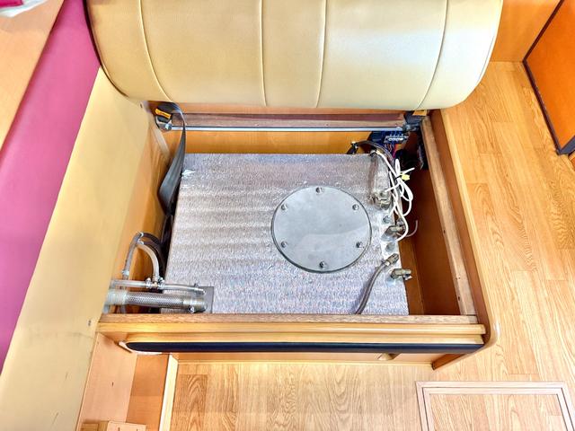 カムロード キャンピングワークス オルビス ユーロ ディーゼル レンタアップ車 タイベル交換済 家庭用エアコン FFヒータ- リアヒーター トリプルサブバッテリー サイドオーニング マルチルーム 電子レンジ(71枚目)