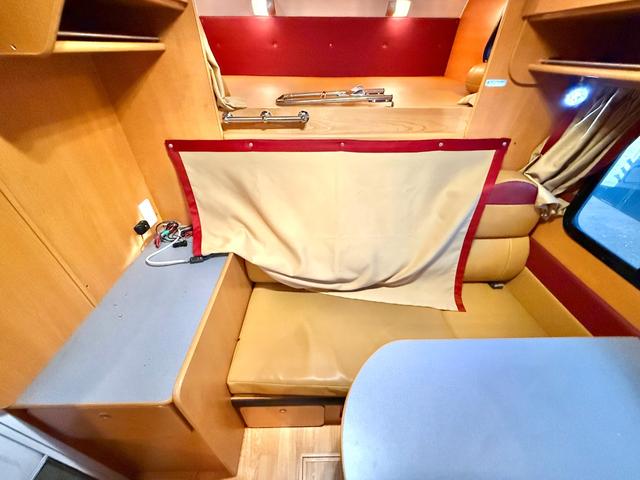 カムロード キャンピングワークス オルビス ユーロ ディーゼル レンタアップ車 タイベル交換済 家庭用エアコン FFヒータ- リアヒーター トリプルサブバッテリー サイドオーニング マルチルーム 電子レンジ(78枚目)
