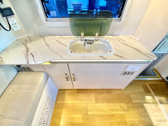 ハイゼットトラック JPスター ハッピー1プラス 4WD スマアシ 400Aリチウム 12Vクーラー FFヒーター 電動オーニング 3000Wインバーター サイクルキャリア マックスファン 冷蔵庫 電子レンジ ソーラーパネル 前後スタビ 前後ショック(70枚目)