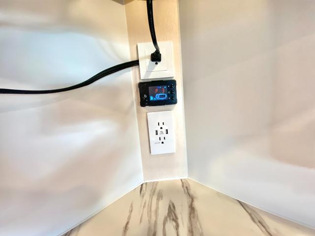 ハイゼットトラック JPスター ハッピー1プラス 4WD スマアシ 400Aリチウム 12Vクーラー FFヒーター 電動オーニング 3000Wインバーター サイクルキャリア マックスファン 冷蔵庫 電子レンジ ソーラーパネル 前後スタビ 前後ショック(74枚目)