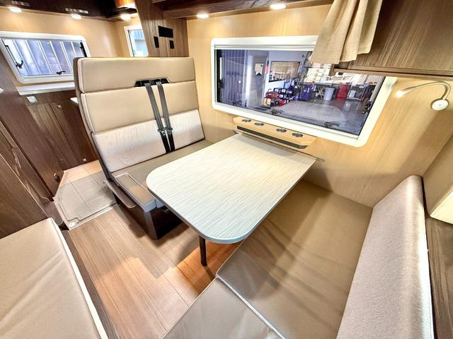 カムロード 　バンテック　コルドリーブス　ディーゼル４ＷＤ　ダブルタイヤ　ワンオーナー車　家庭用エアコン　ＦＦヒータ－　前後社外ショックアブソーバー　トリプルサブバッテリー　１５００Ｗインバーター　電子レンジ（5枚目）