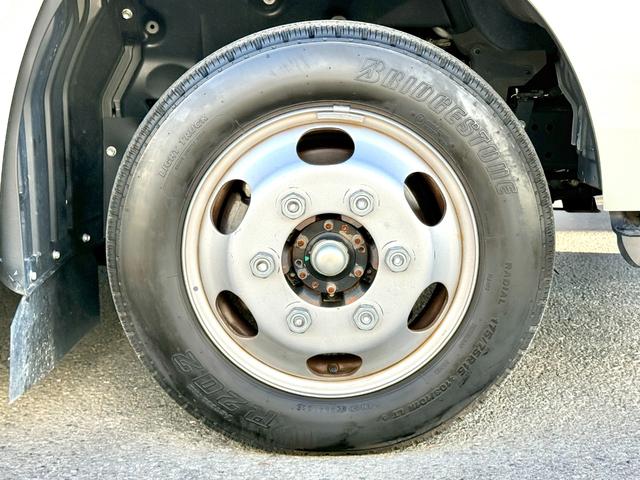 カムロード 　バンテック　コルドリーブス　ディーゼル４ＷＤ　ダブルタイヤ　ワンオーナー車　家庭用エアコン　ＦＦヒータ－　前後社外ショックアブソーバー　トリプルサブバッテリー　１５００Ｗインバーター　電子レンジ（25枚目）