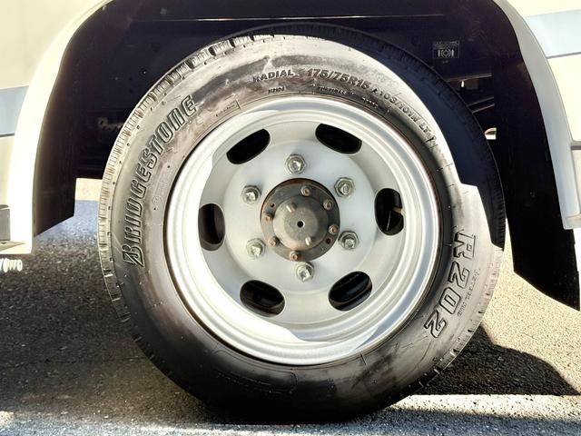 カムロード 　バンテック　コルドリーブス　ディーゼル４ＷＤ　ダブルタイヤ　ワンオーナー車　家庭用エアコン　ＦＦヒータ－　前後社外ショックアブソーバー　トリプルサブバッテリー　１５００Ｗインバーター　電子レンジ（27枚目）