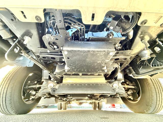 カムロード 　バンテック　コルドリーブス　ディーゼル４ＷＤ　ダブルタイヤ　ワンオーナー車　家庭用エアコン　ＦＦヒータ－　前後社外ショックアブソーバー　トリプルサブバッテリー　１５００Ｗインバーター　電子レンジ（29枚目）