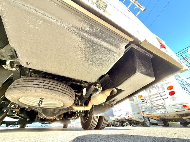 カムロード 　バンテック　コルドリーブス　ディーゼル４ＷＤ　ダブルタイヤ　ワンオーナー車　家庭用エアコン　ＦＦヒータ－　前後社外ショックアブソーバー　トリプルサブバッテリー　１５００Ｗインバーター　電子レンジ（33枚目）