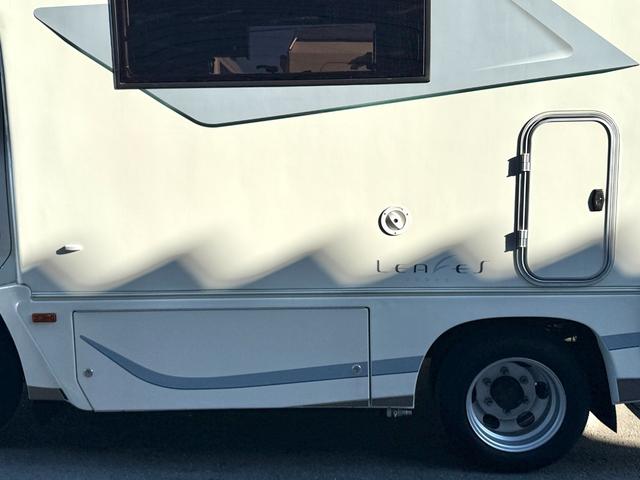 カムロード 　バンテック　コルドリーブス　ディーゼル４ＷＤ　ダブルタイヤ　ワンオーナー車　家庭用エアコン　ＦＦヒータ－　前後社外ショックアブソーバー　トリプルサブバッテリー　１５００Ｗインバーター　電子レンジ（43枚目）