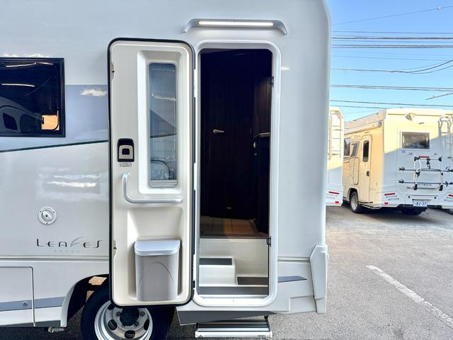 カムロード 　バンテック　コルドリーブス　ディーゼル４ＷＤ　ダブルタイヤ　ワンオーナー車　家庭用エアコン　ＦＦヒータ－　前後社外ショックアブソーバー　トリプルサブバッテリー　１５００Ｗインバーター　電子レンジ（60枚目）