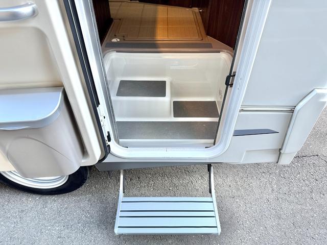 カムロード 　バンテック　コルドリーブス　ディーゼル４ＷＤ　ダブルタイヤ　ワンオーナー車　家庭用エアコン　ＦＦヒータ－　前後社外ショックアブソーバー　トリプルサブバッテリー　１５００Ｗインバーター　電子レンジ（61枚目）