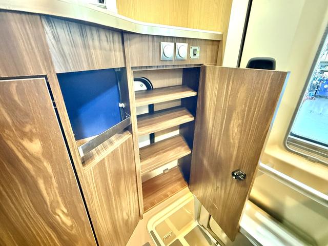 カムロード 　バンテック　コルドリーブス　ディーゼル４ＷＤ　ダブルタイヤ　ワンオーナー車　家庭用エアコン　ＦＦヒータ－　前後社外ショックアブソーバー　トリプルサブバッテリー　１５００Ｗインバーター　電子レンジ（63枚目）