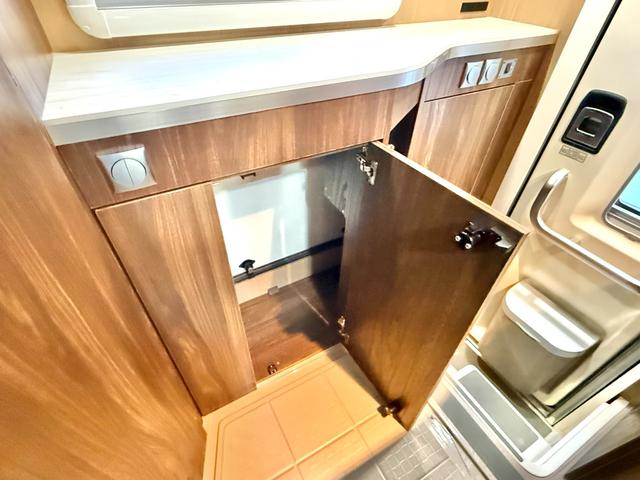 カムロード 　バンテック　コルドリーブス　ディーゼル４ＷＤ　ダブルタイヤ　ワンオーナー車　家庭用エアコン　ＦＦヒータ－　前後社外ショックアブソーバー　トリプルサブバッテリー　１５００Ｗインバーター　電子レンジ（64枚目）