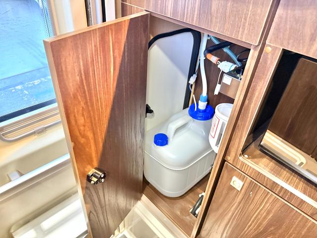 カムロード 　バンテック　コルドリーブス　ディーゼル４ＷＤ　ダブルタイヤ　ワンオーナー車　家庭用エアコン　ＦＦヒータ－　前後社外ショックアブソーバー　トリプルサブバッテリー　１５００Ｗインバーター　電子レンジ（69枚目）