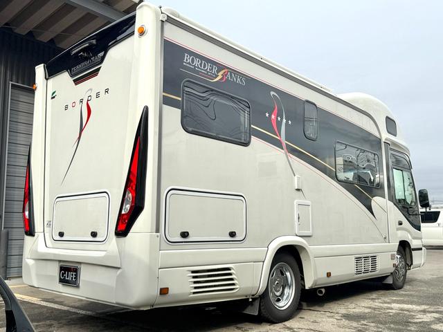 コースタービッグバン 　ナッツＲＶ　ボーダーバンクス　タイプＴ　エボリューション　後部オリジナルオーダー仕様　１０名乗車　家庭用エアコン　ＦＦヒーター　温水ボイラー　９０Ｌ給排水タンク　マルチルーム　カセットトイレ（23枚目）