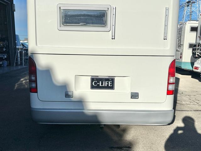 ハイエースワゴン 　ファンルーチェ　セレンゲティ　ツインサブバッテリー　ＦＦヒータ－　リアヒーター　リアクーラー　２０００Ｗインバーター　サイドオーニング　ルーフベント　テレビ　１２Ｖ冷蔵庫　外部充電　キッチン　コンロ（29枚目）