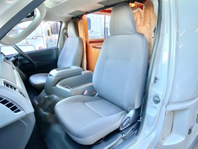 ハイエースワゴン 　ファンルーチェ　セレンゲティ　ツインサブバッテリー　ＦＦヒータ－　リアヒーター　リアクーラー　２０００Ｗインバーター　サイドオーニング　ルーフベント　テレビ　１２Ｖ冷蔵庫　外部充電　キッチン　コンロ（39枚目）