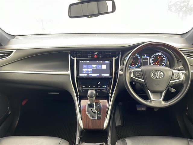 ハリアー プレミアム　純正９型ナビ／純正エアロ／バックモニター／ビルドインＥＴＣ／フルセグテレビ／Ｂｌｕｅｔｏｏｔｈ／ＣＤ／ＤＶＤ／クルーズコントロール／ＬＥＤヘッドライト／パワーバックドア／スマートキー／プッシュスタート（3枚目）