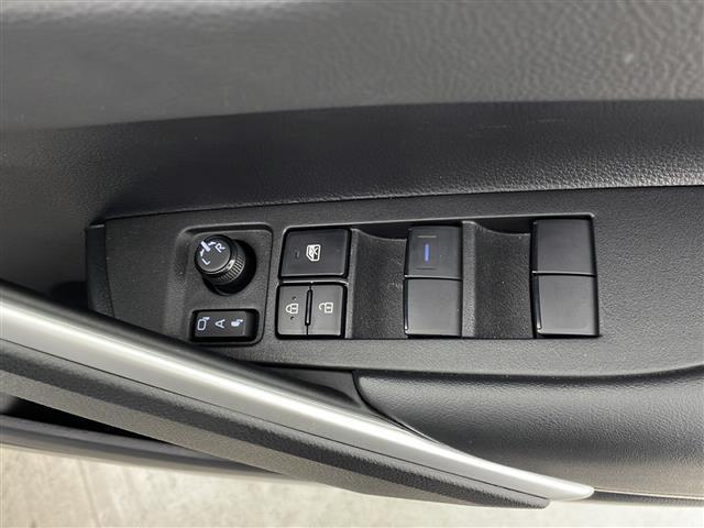 カローラクロス Ｚ　ワンオーナー　純ディスプレイオーディオ　アラウンドビューモニター　Ｂｌｕｅｔｏｏｔｈ　トヨタセーフティーセンス　前後ドライブレコーダー　パワーシート　シートヒーター　パワーバックドア　レーダークルーズ（42枚目）